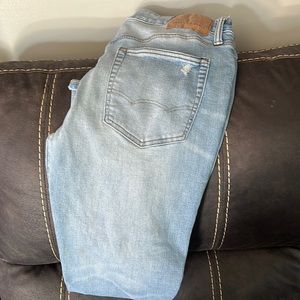 American Eagle men’s jeans